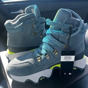 SOREL woman’s hiking boots